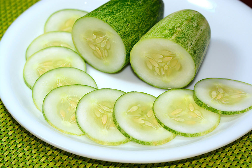 cucumber How to get rid of flies outside? Easy to apply ideas