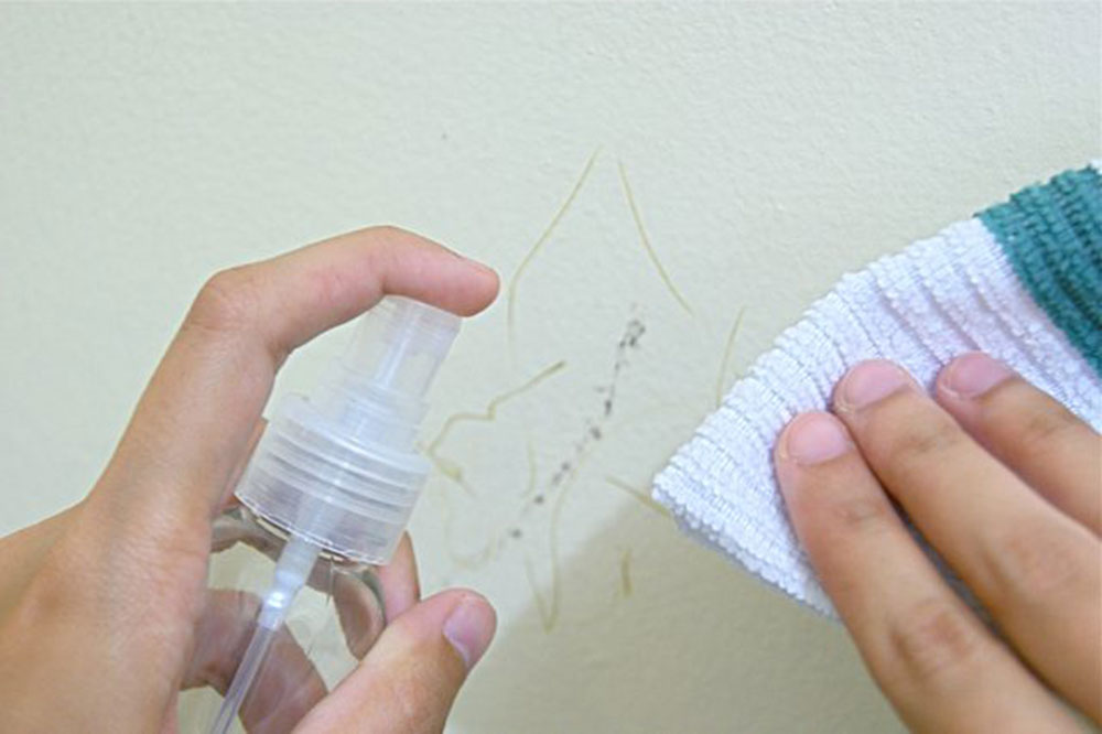 nail-polish-remover How to get permanent marker off walls in a few steps