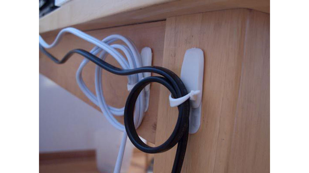 Command-Hooks How to hide electrical cords in the living room (Quick tips)