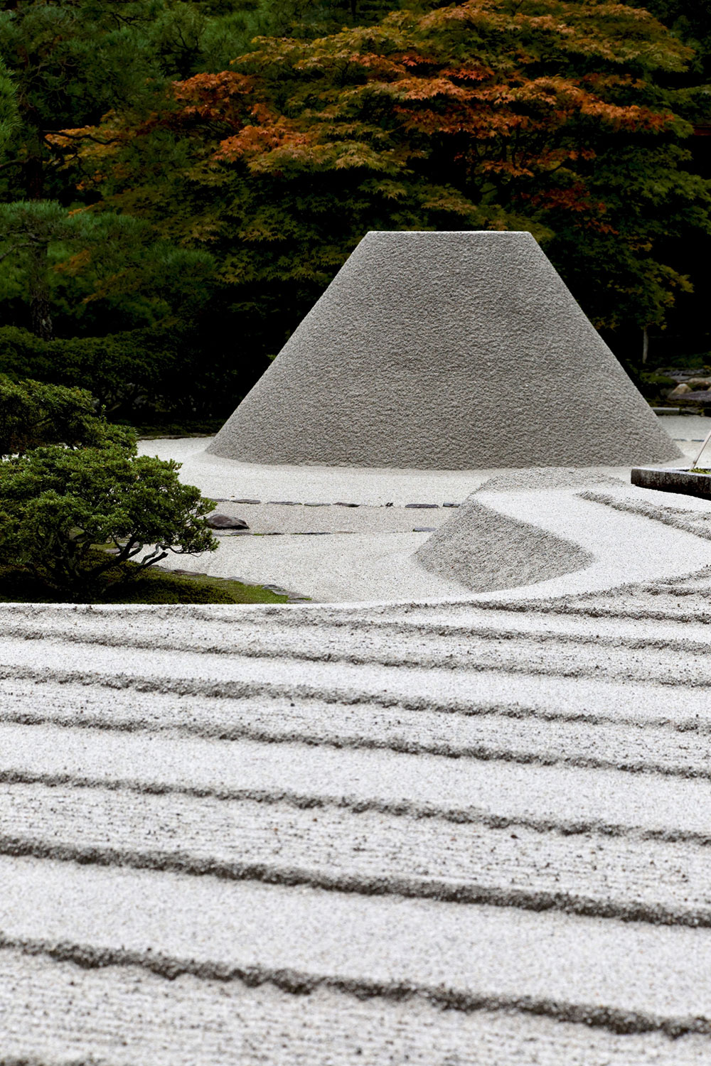 Kogetsudai-Great-gravel-mountains Use these Zen garden ideas to create a relaxing outdoor space