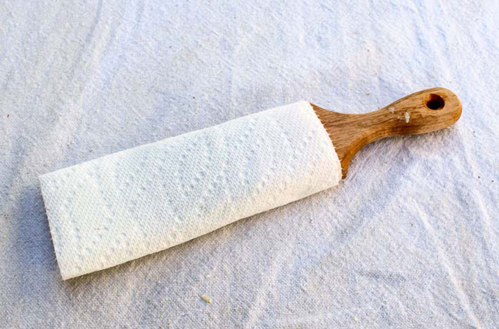 paper-towel The best way to clean paint brushes and reuse them later