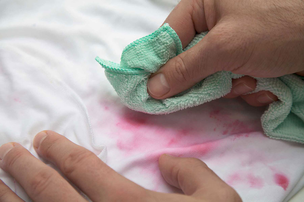 clean How to remove paint from clothes without ruining them