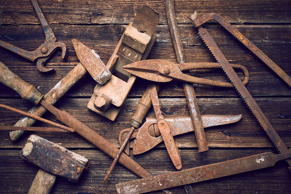 rusted-tools How to remove rust from tools in an easy way