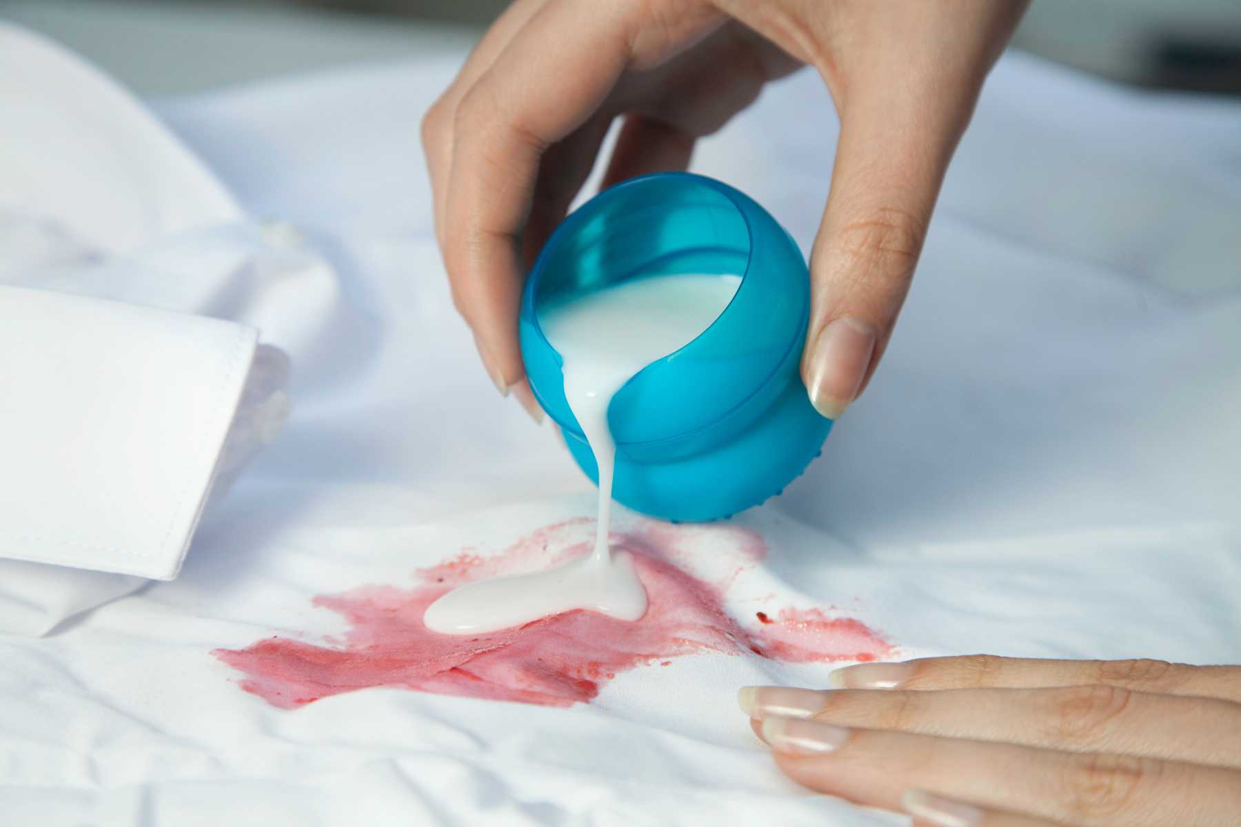 How to remove paint from clothes without ruining them