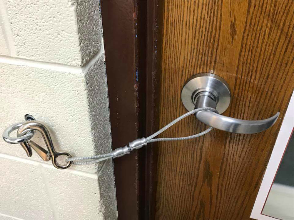 Anchor-the-door-handle How to lock a door without a lock (The best options)