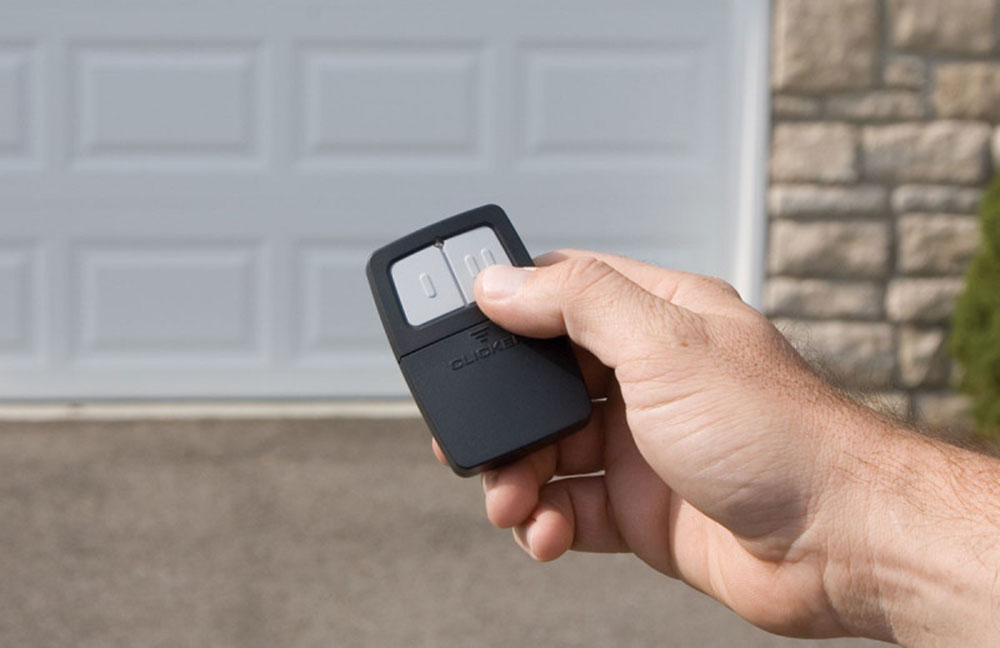 Check-Garage-door-remote How to fix the garage door sensor quickly