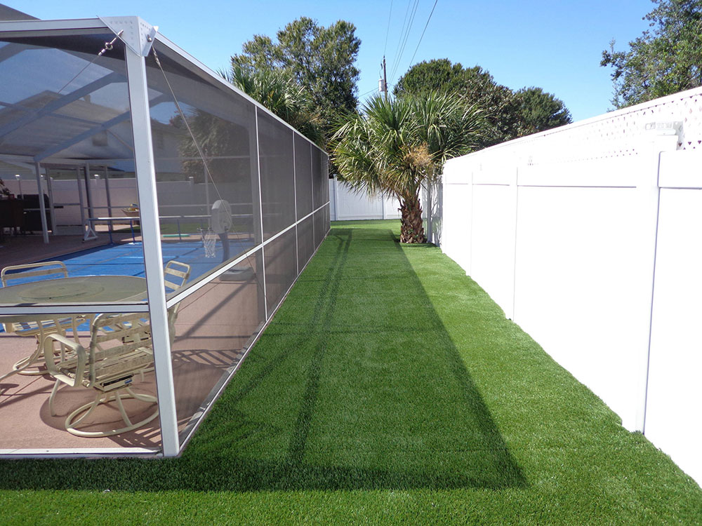 Residential-Lawn-by-EasyTurf-Florida Cheap Outdoor Flooring Solutions You Can Get for Your House