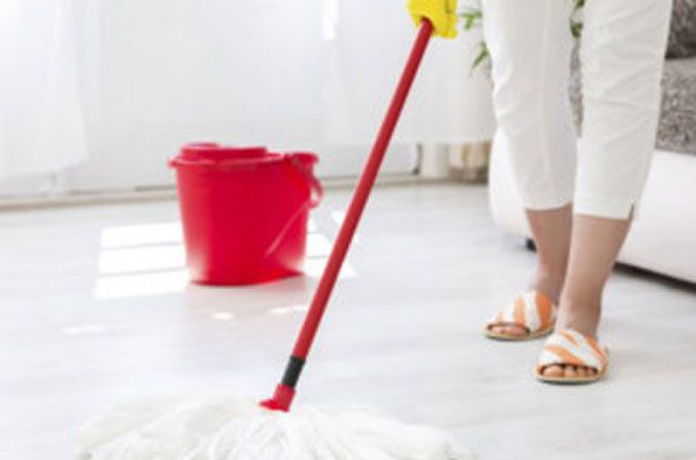 Cleaning-the-Floor-1 How to polish marble floors in a few easy steps