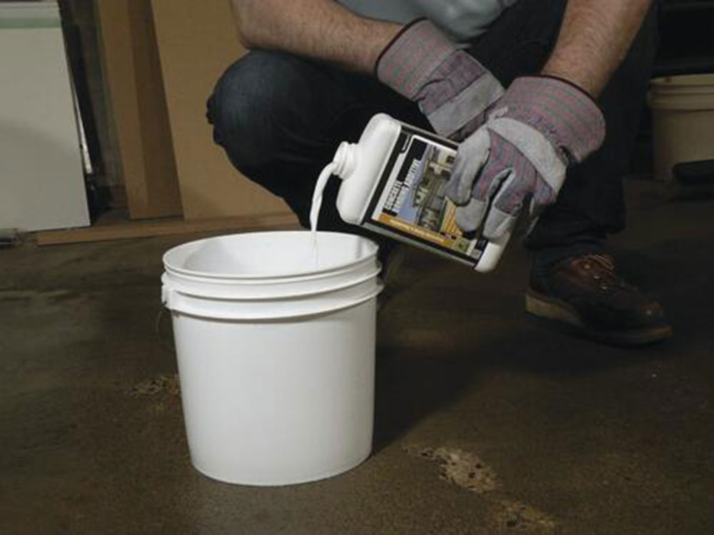Prepare-Concrete-bonding-agent How to level a concrete floor that slopes (Must read)