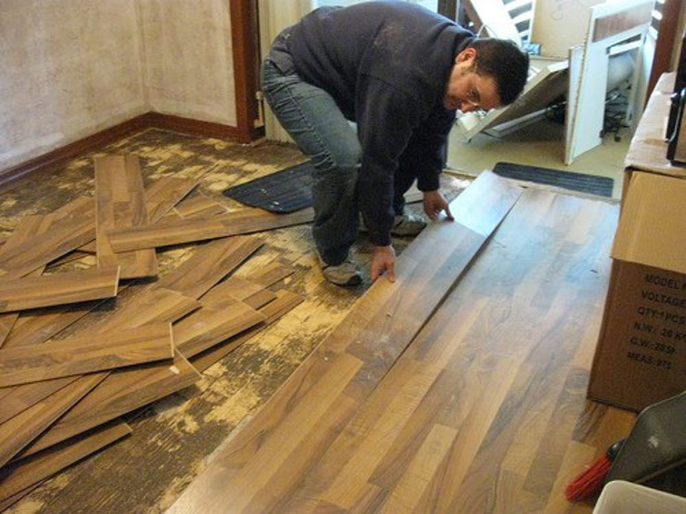 Removing-unnecessary-transition-strips How to remove laminate flooring like a professional