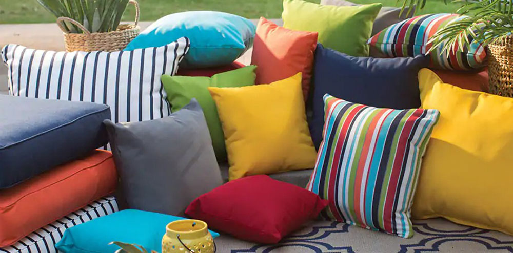 Tips-for-taking-care-of-outdoor-cushions How to clean outdoor furniture cushions in a few steps