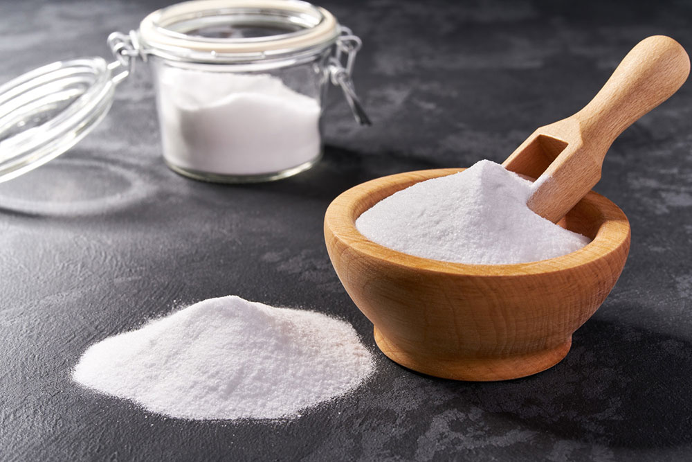 Use-Baking-Soda How to get rid of paint smell in a room quickly