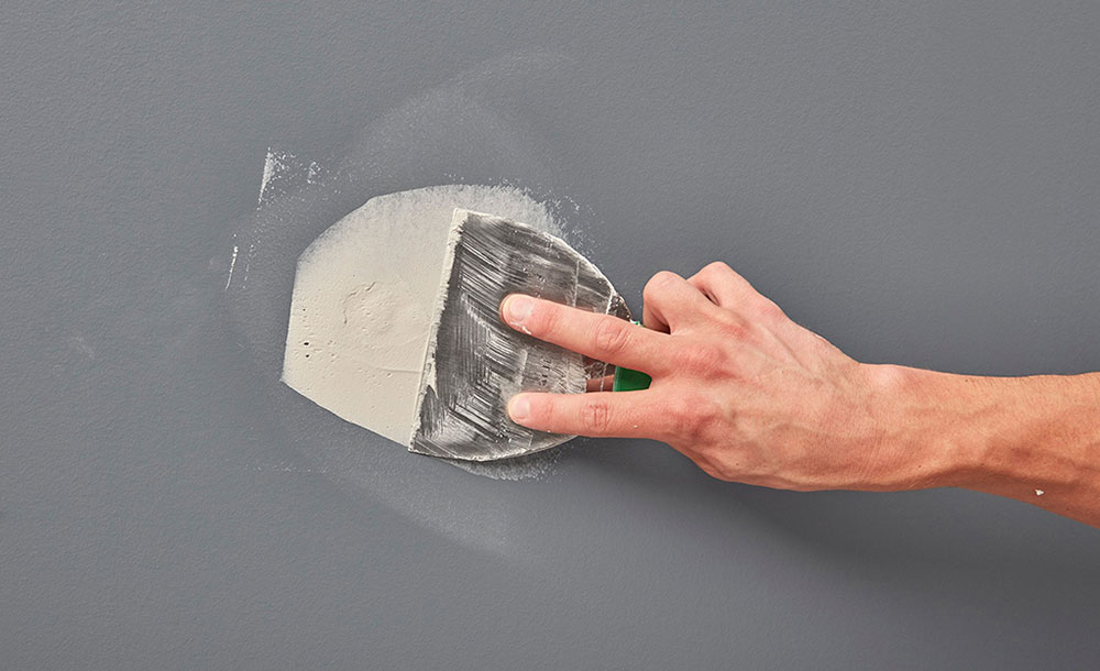 apply-glazing-putty How to fix paint drips and make the job look good