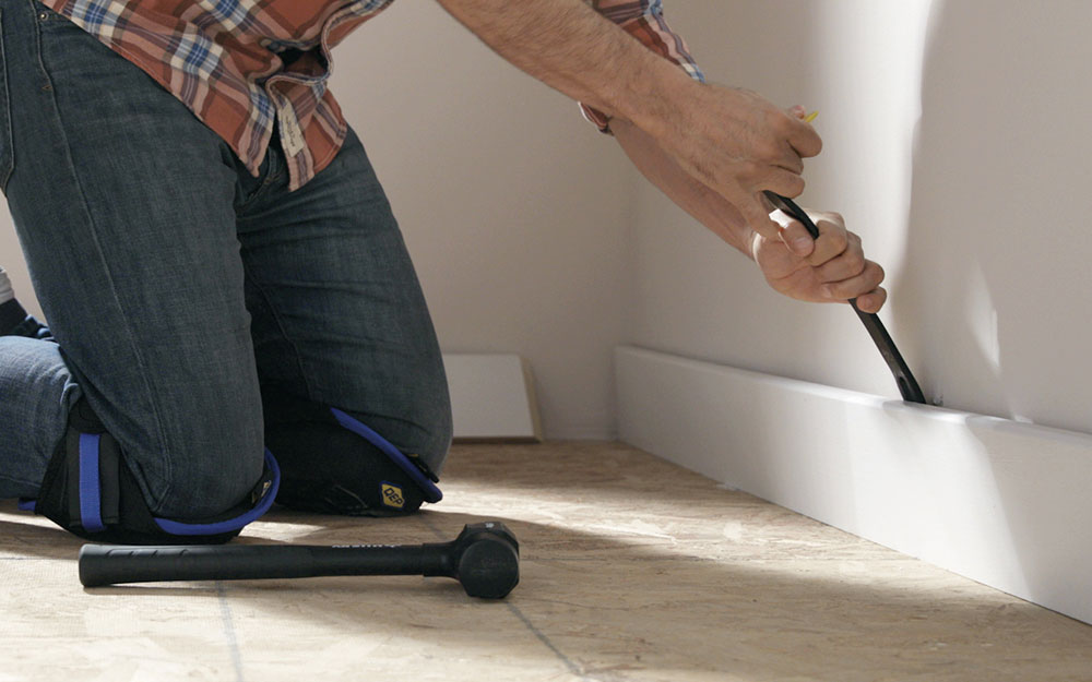 step3-How-to-remove-laminate-flooring How to remove laminate flooring like a professional
