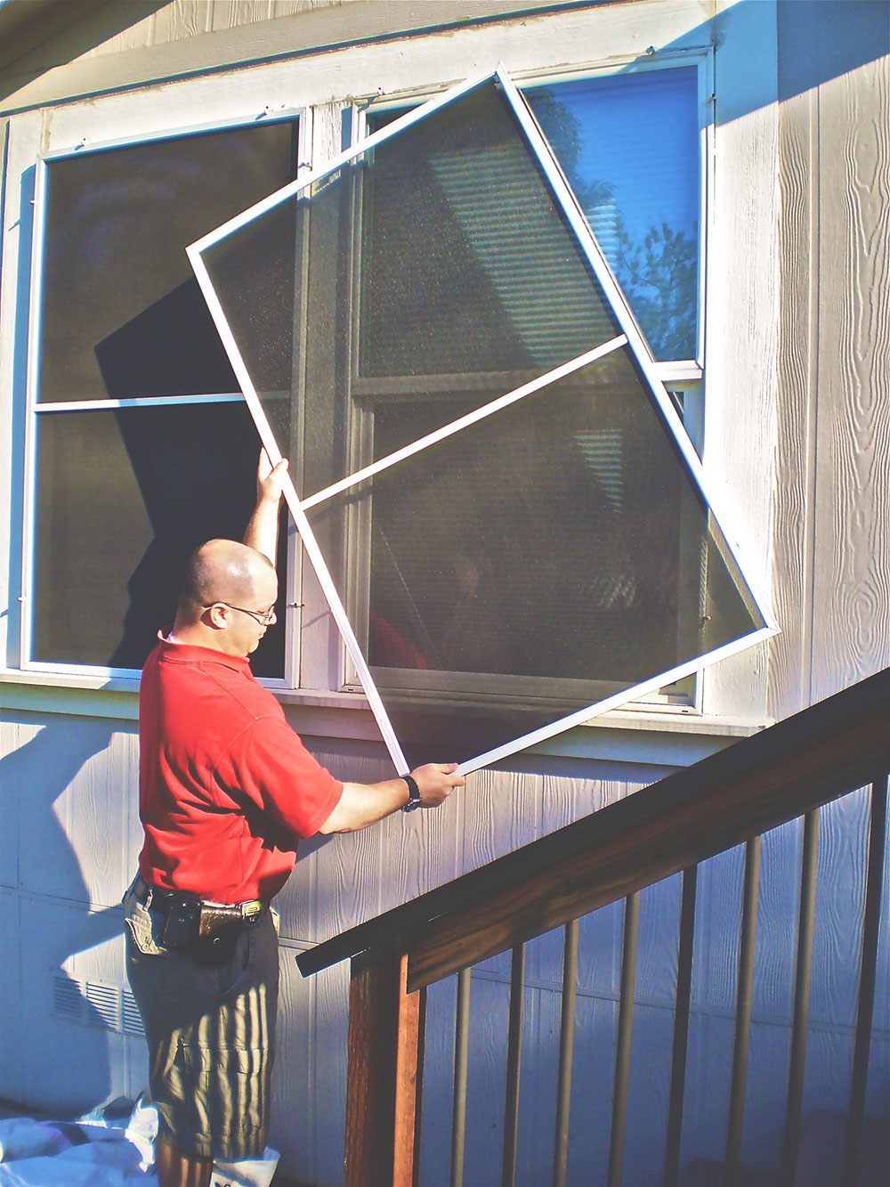 Remove-your-window-screens-from-the-frame How to clean window screens so that they look bright