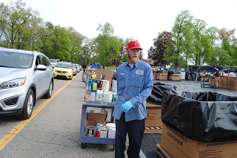Take-the-paint-thinner-to-a-hazardous-household-waste-collection-event How to dispose of paint thinner quickly and safely