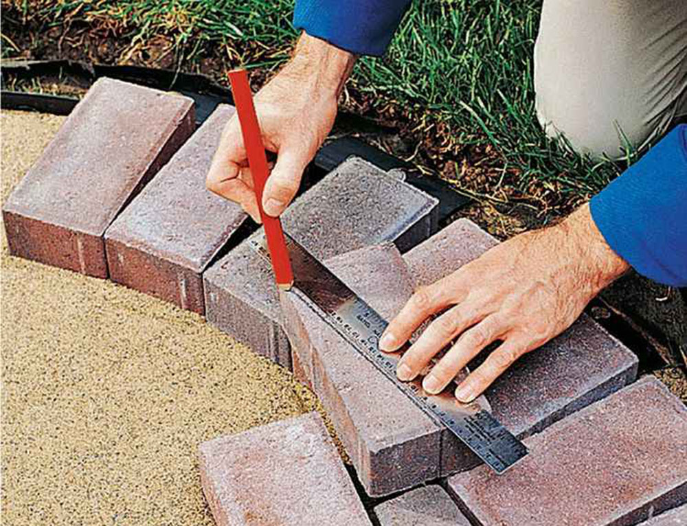 mark How to cut brick without messing them up