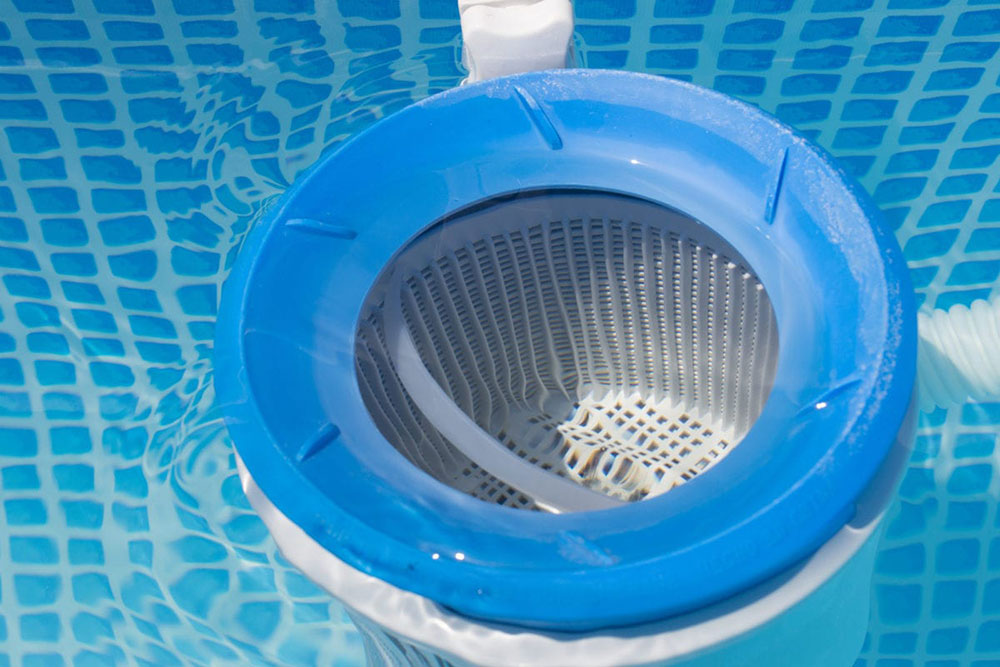 Check-Pool-Filter How to lower phosphates in a swimming pool