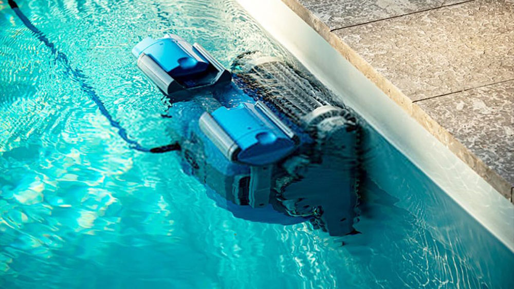 Mechanical-Pool-Cleaners How to vacuum a swimming pool efficiently