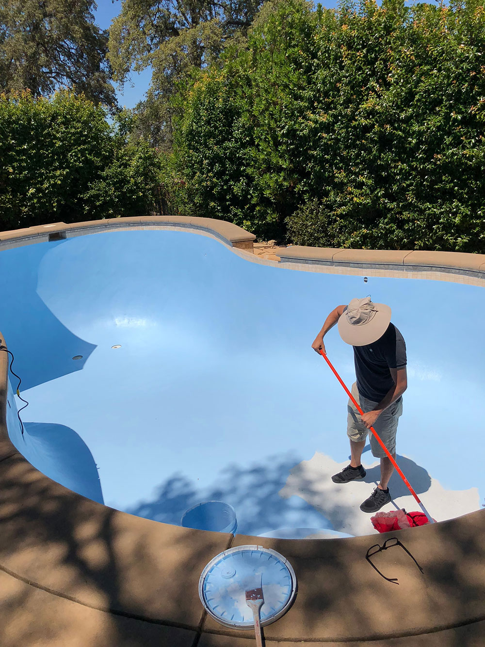 Repair-and-paint-the-pool How to drain a swimming pool fast and easy