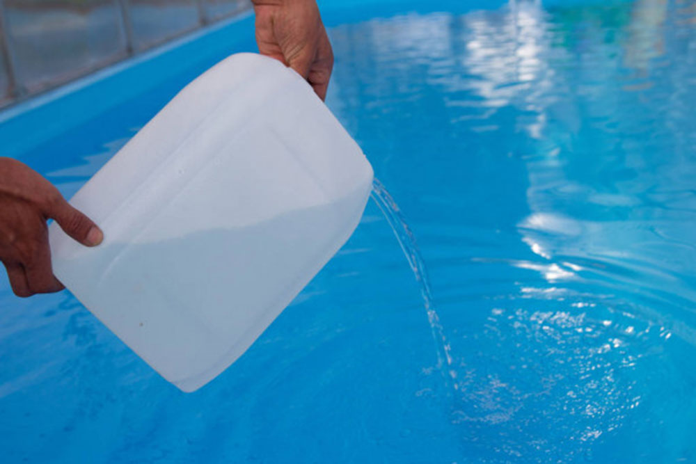 Use-flocculants-to-clear-the-pool. How do you clean a green swimming pool?