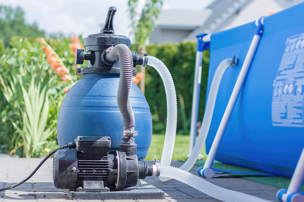 Use-pool-filter2 How to vacuum a swimming pool efficiently