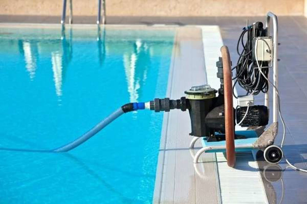 Wire-your-vacuum-cleaner-to-the-pool-pump How to vacuum a swimming pool efficiently