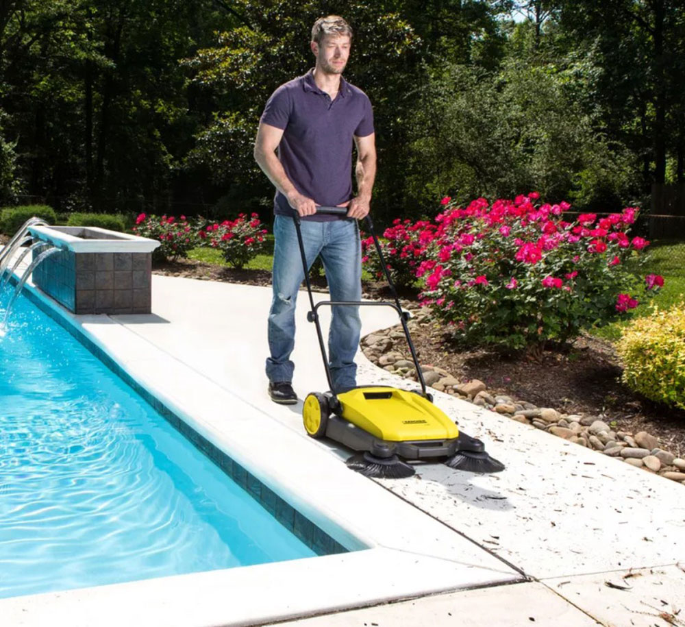 clean How to get rid of horse flies around the swimming pool