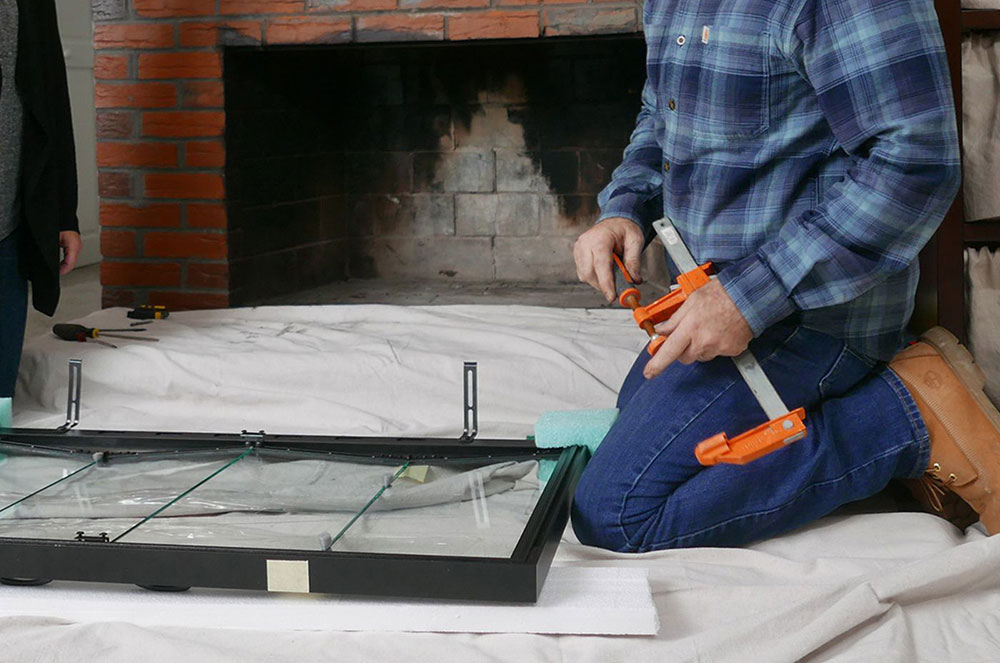 Steps-to-install-fireplace-door How to install a fireplace door easily today