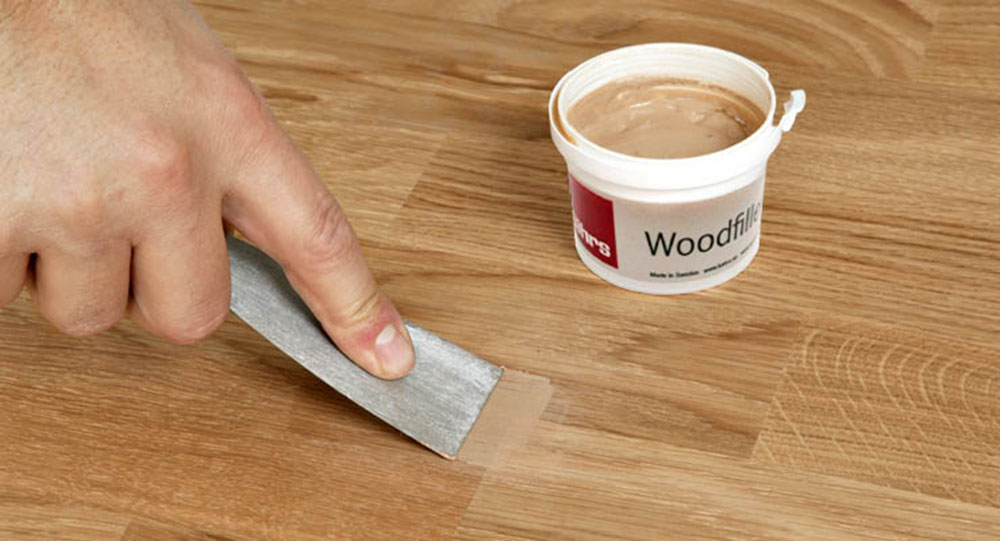 putty How to repair laminate flooring quickly