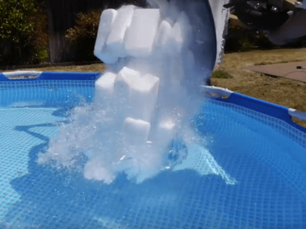 The-craziest-option-to-keep-your-pool-cool2 How to cool down a swimming pool easily