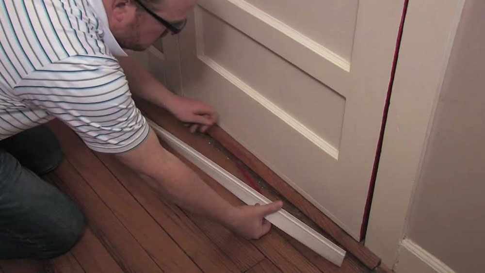 How To End Laminate Flooring At Doorways, How To Cut Laminate Flooring Into A Doorway