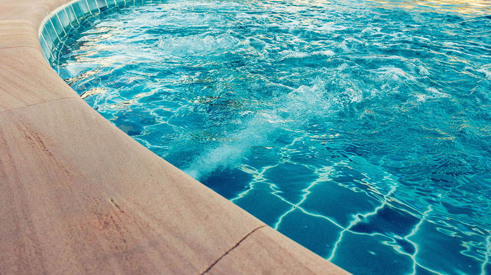 The-drastic-choice-change-your-pool-water How to cool down a swimming pool easily