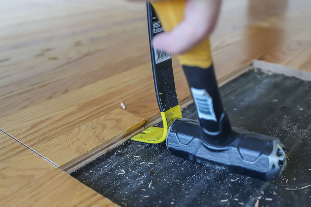 Pry-Up-The-Hardwood How to remove hardwood flooring (The proper way)