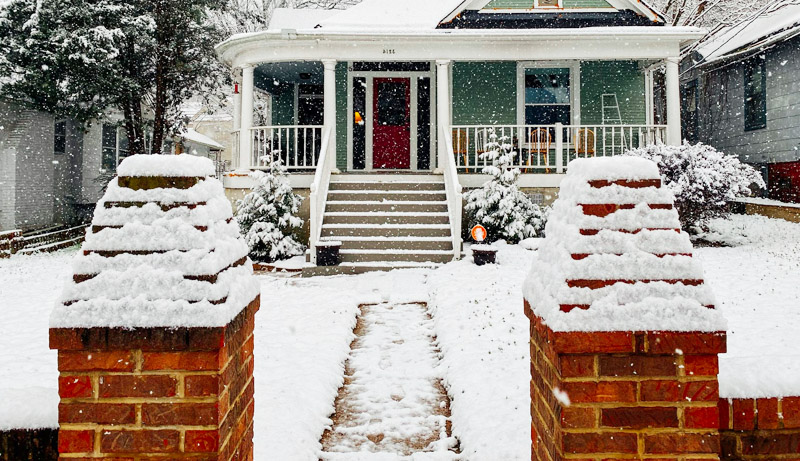 a-house-covered-in-snow-description-automatically How To Remove Snow From A Driveway Without A Shovel