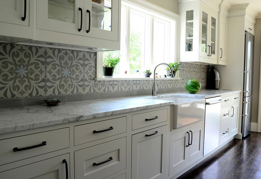 Chestnut-Street-by-Studio-Dearborn What Backsplash Goes With White Cabinets