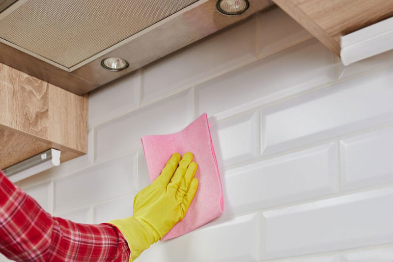 How To Whitewash Travertine Tile Backsplash Properly