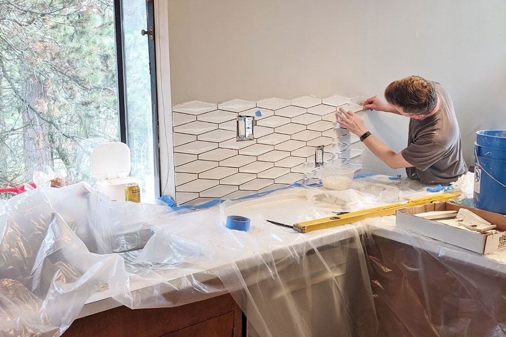 Dry-Fit-the-Horizontal-Dimensions-1 How to Install Kitchen Backsplash on Drywall