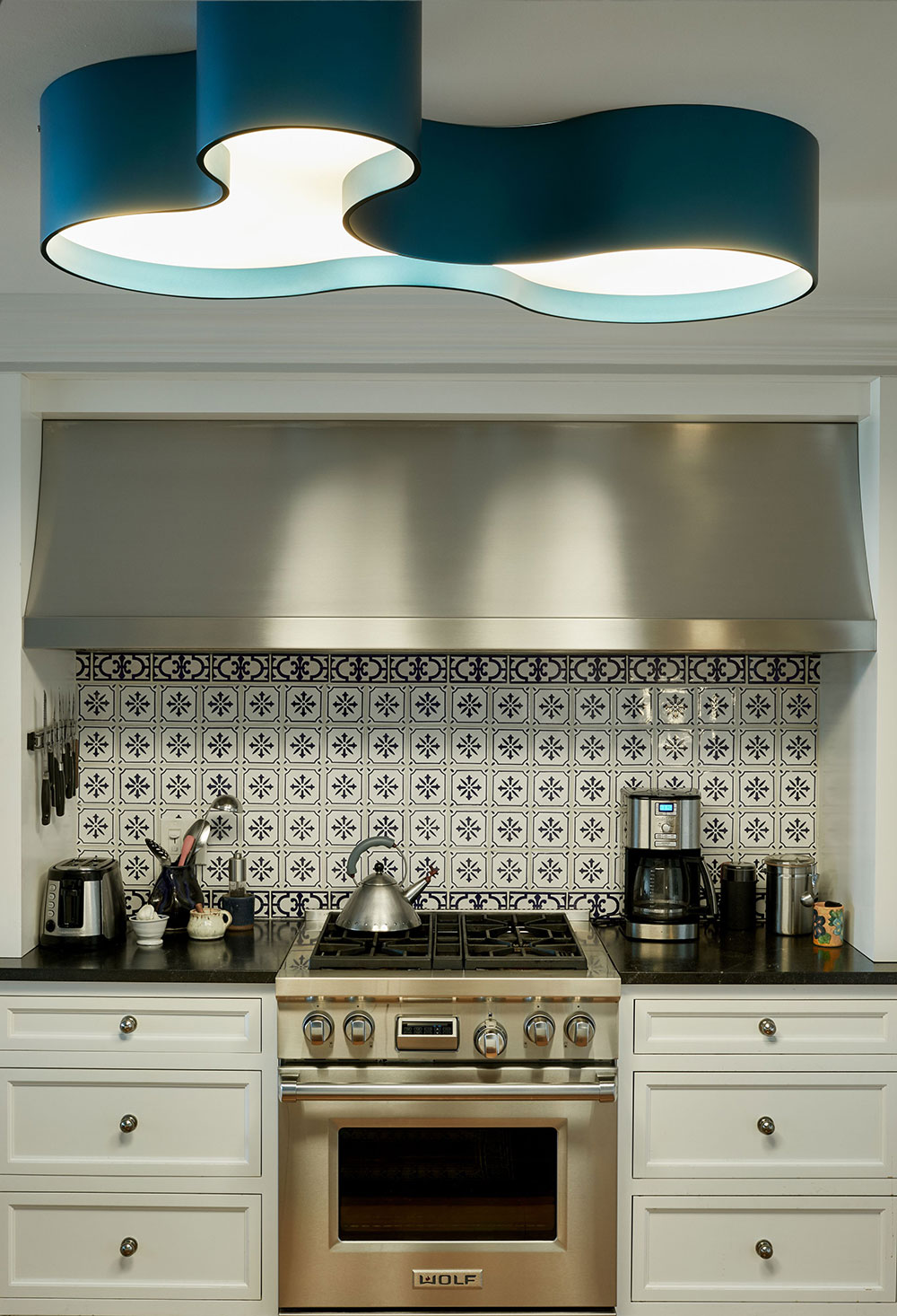 Geometric-Tiles What Backsplash Goes With White Cabinets