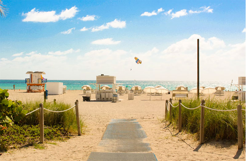 b2-1 8 Beautiful Beach Towns in the U.S. Where You'll Find Magnificent Homes