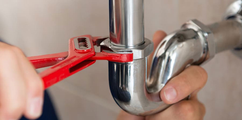 remove-drain How to remove an old kitchen faucet