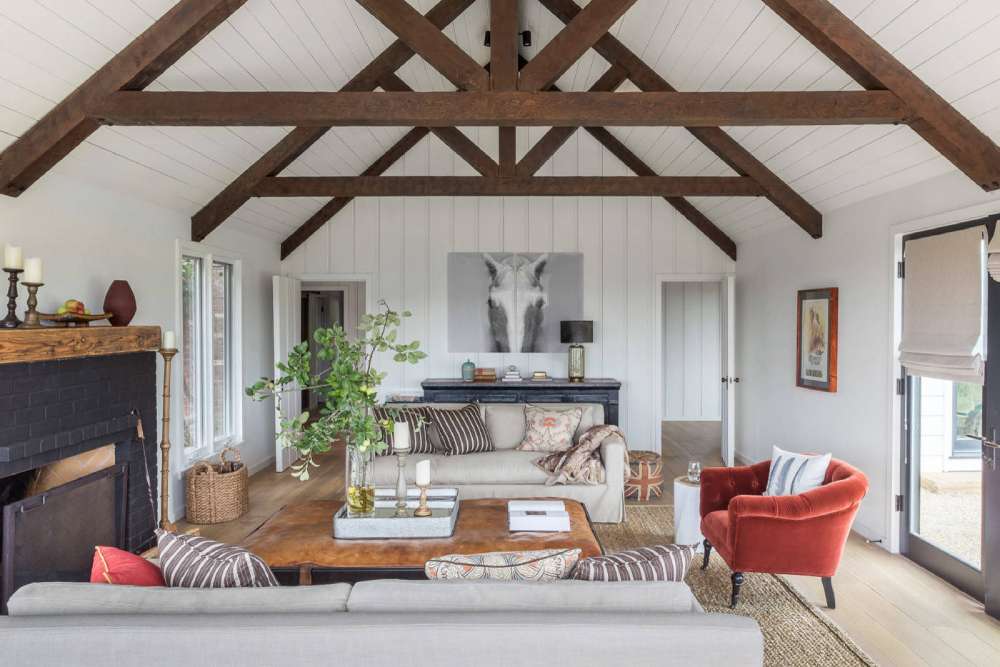 1-17-3 How to Decorate a Living Room with Vaulted Ceilings