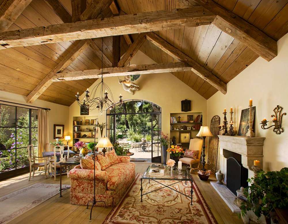1-18-3 How to Decorate a Living Room with Vaulted Ceilings