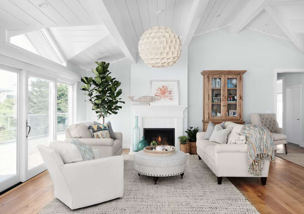 1-19-3 How to Decorate a Living Room with Vaulted Ceilings