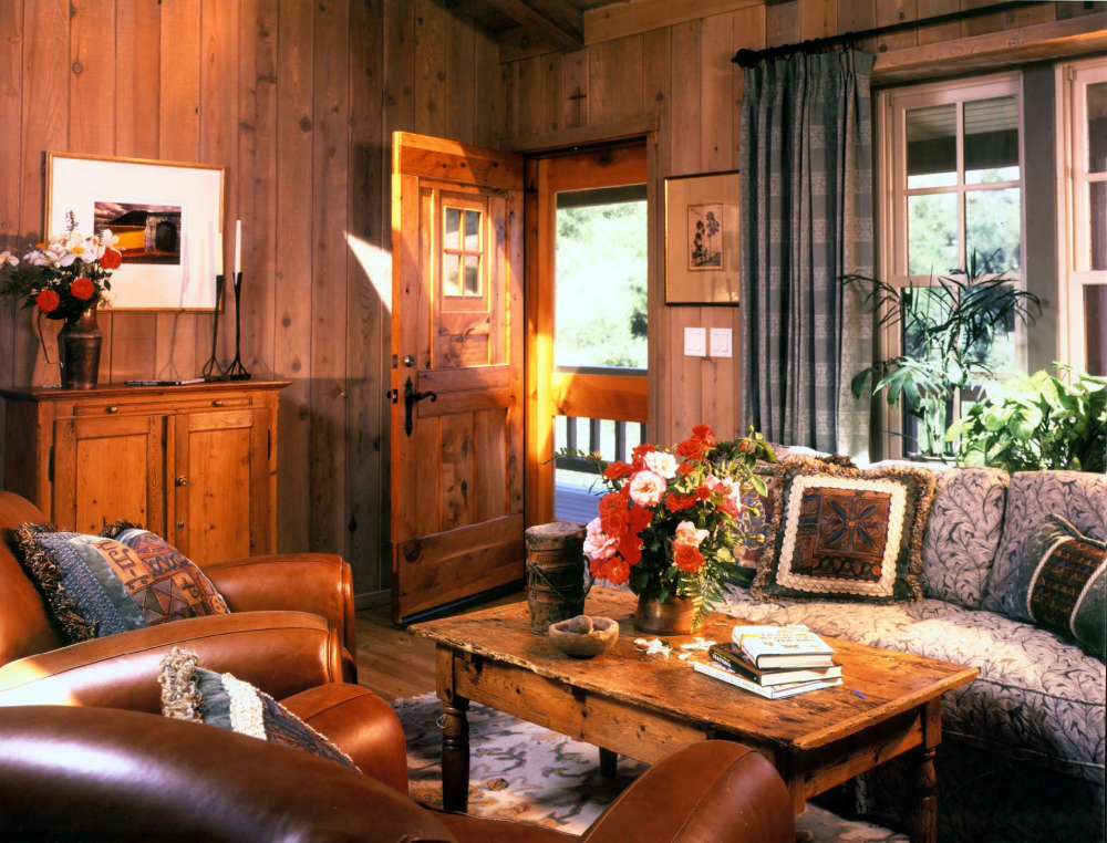 1-25-3 How to Decorate a Living Room with Wood Paneling