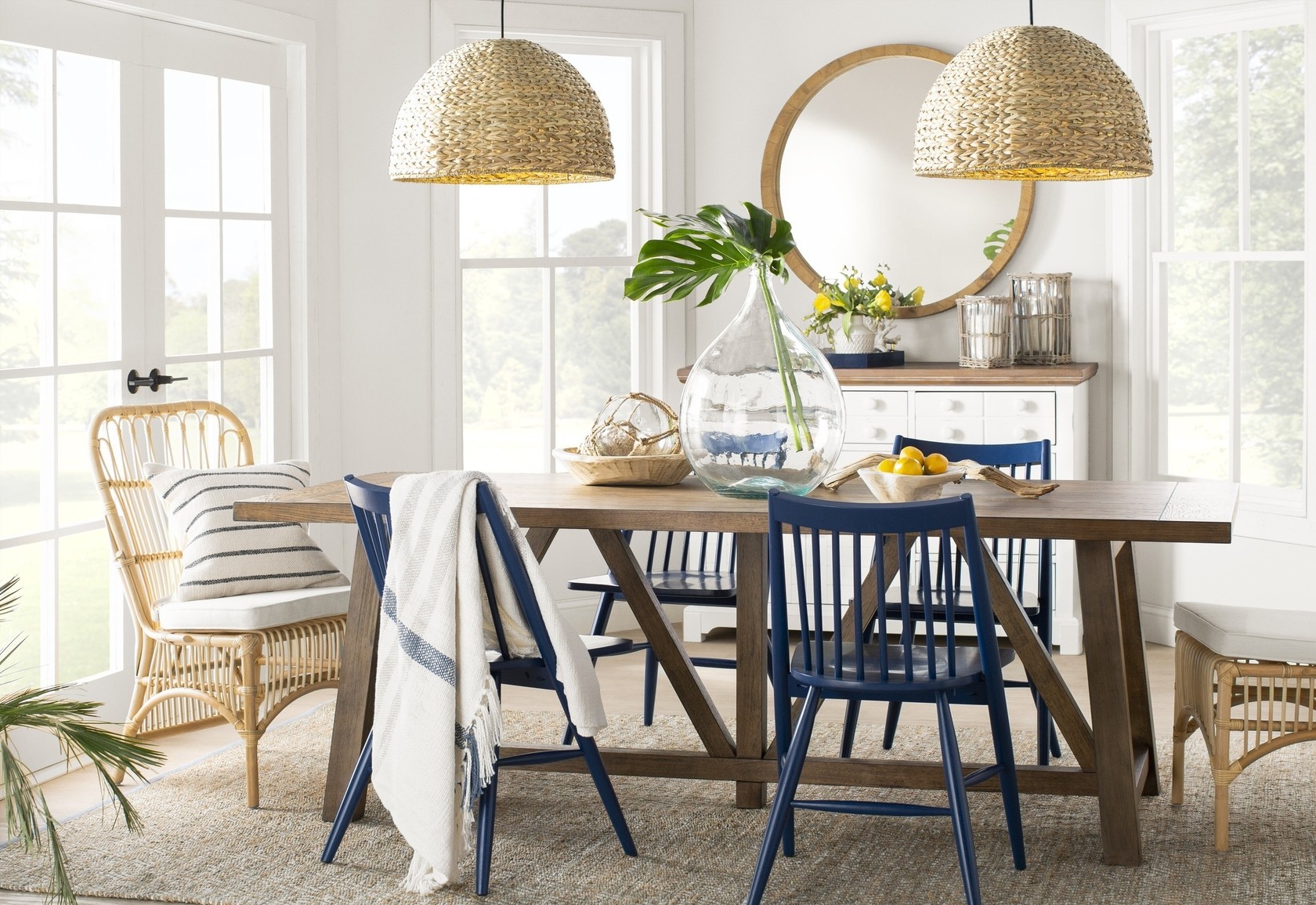 1-1-5 Colors That Go With Royal Blue When Decorating a Room