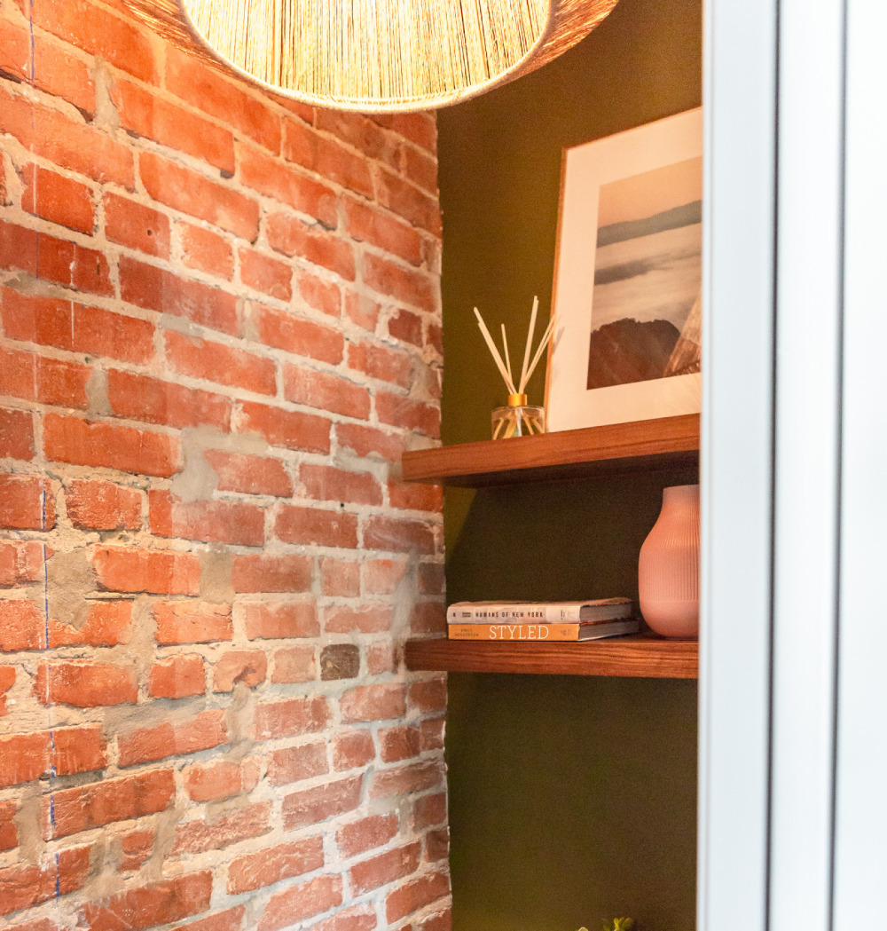1-14-6 Paint Colors That Go With a Red Brick Wall