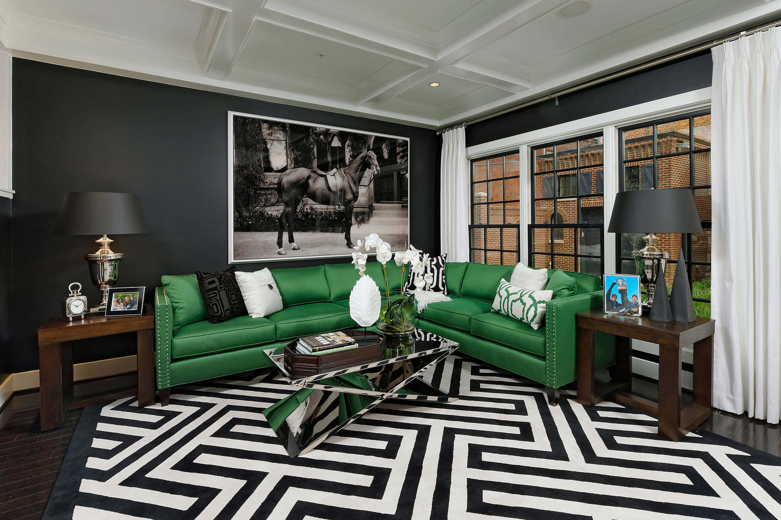 1-16 Colors That Go With Dark Green: Nice Interior Ideas