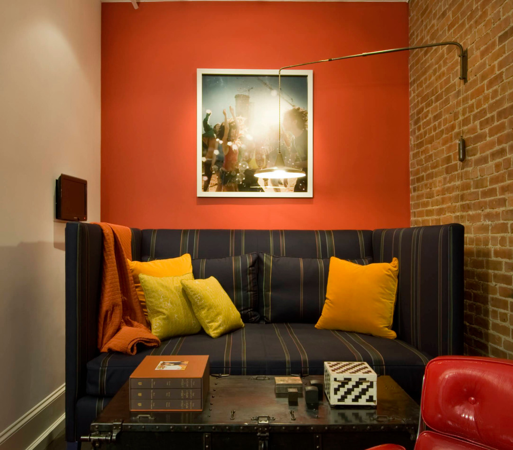 1-19-6 Paint Colors That Go With a Red Brick Wall