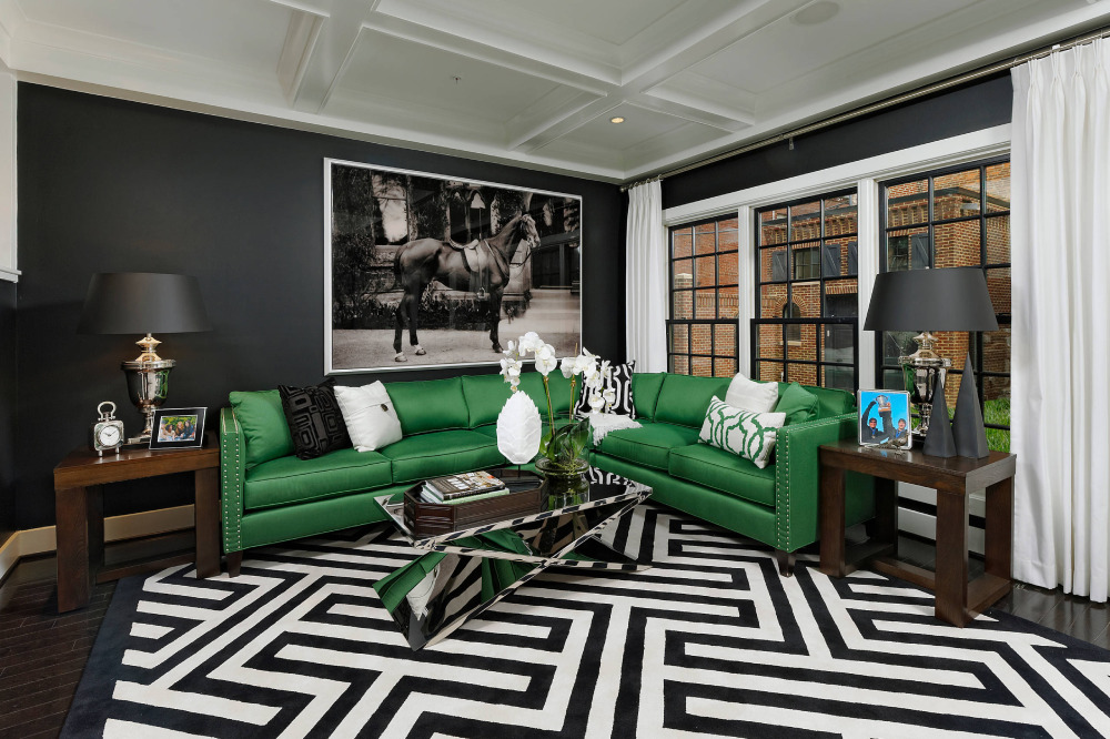 1-21-1 Colors That Go With Emerald Green In Your Home Decor